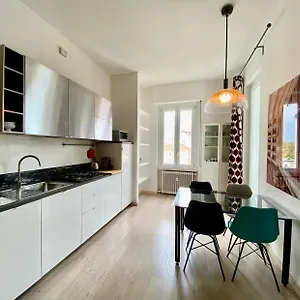 Piazzale Susa Bright Flat Con Veranda , Milán Italia